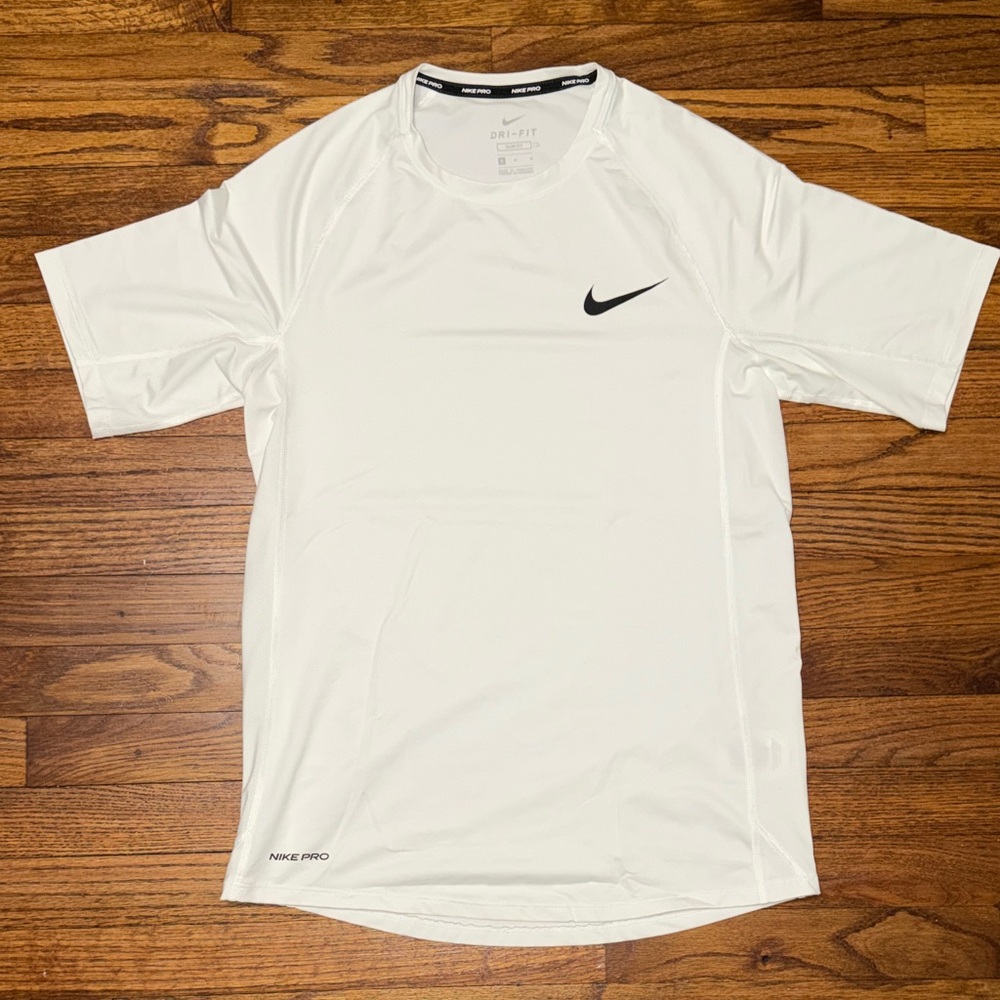 Nike Men's White Dri-FIT Tee Slim Fit